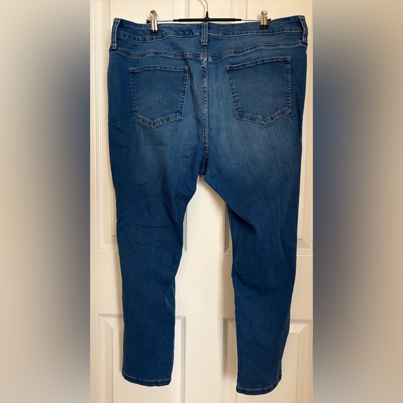 Boutique+ Women's Distressed Boyfriend Jeans - Picture 6 of 6